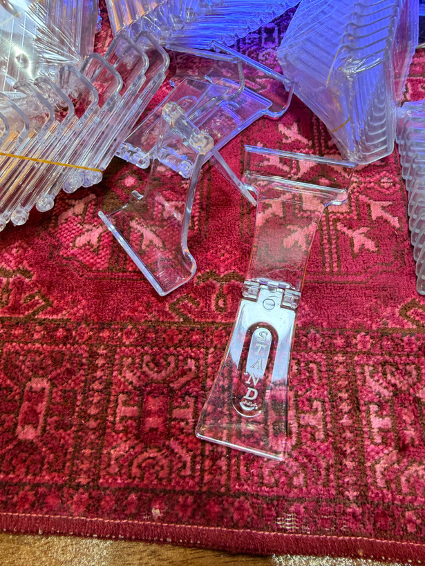پایه ویترینی شفاف